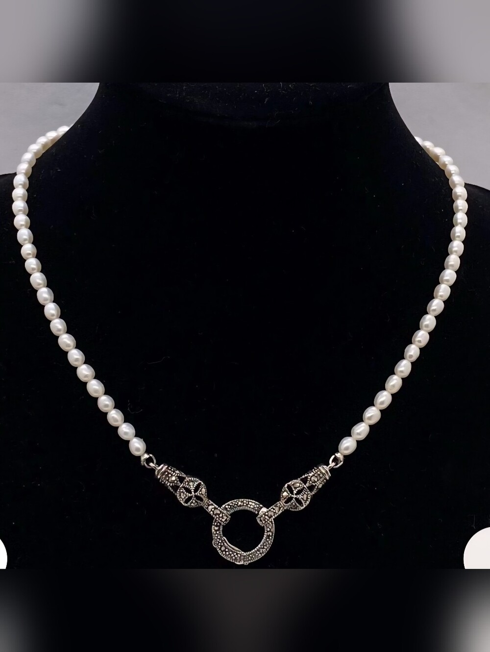 Vintage 925  Sterling Silver Marcasite Circle Pendant Clasp Pearl Necklace